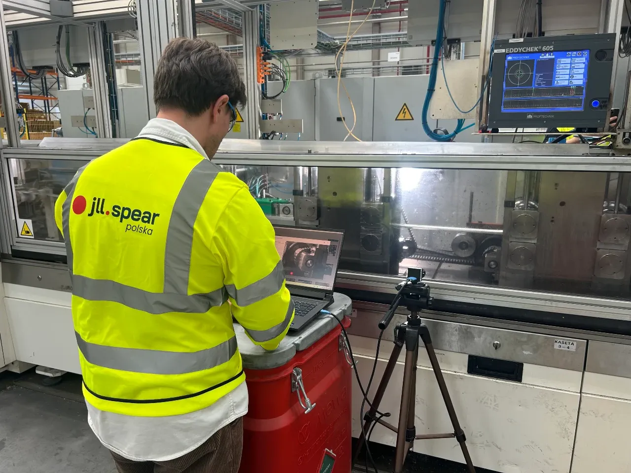 VibraVizja® team running a measurement on a roll forming line at an automotive metal-forming plant